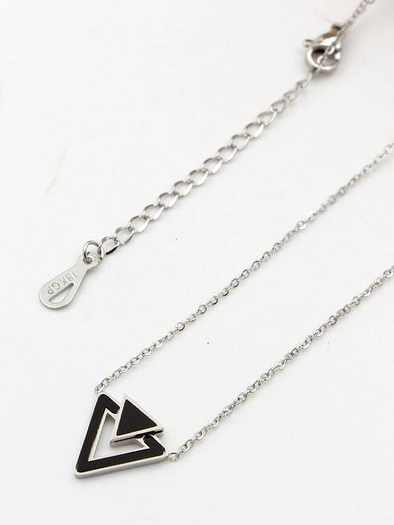 Titan-Dreieck-Trend-Halskette