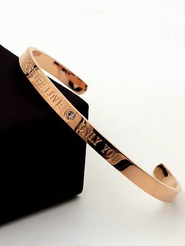 Klassisches Armband aus glattem Zirkonia-Titan