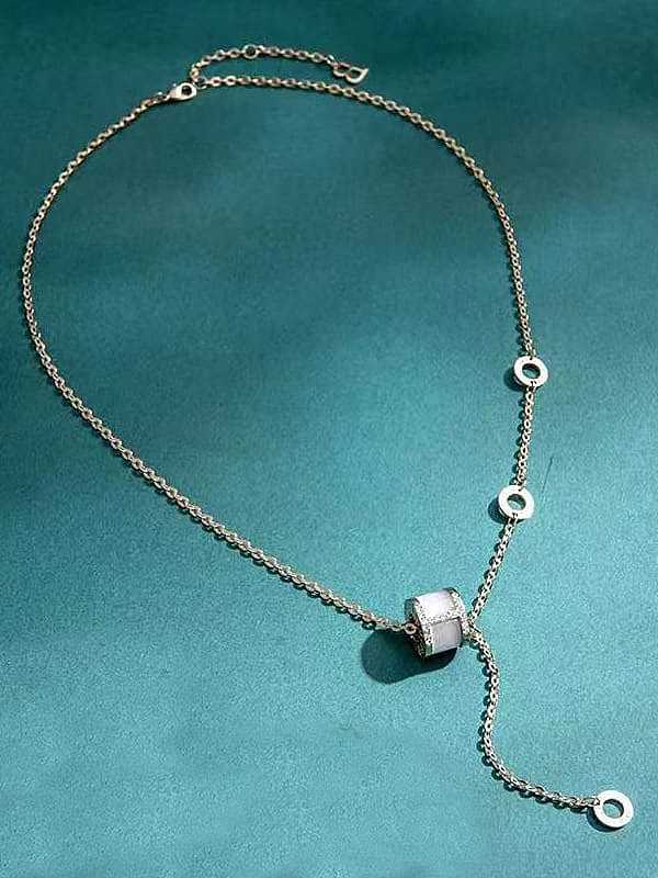 Collar de borla minimalista con medallón de diamantes de imitación de acero titanio