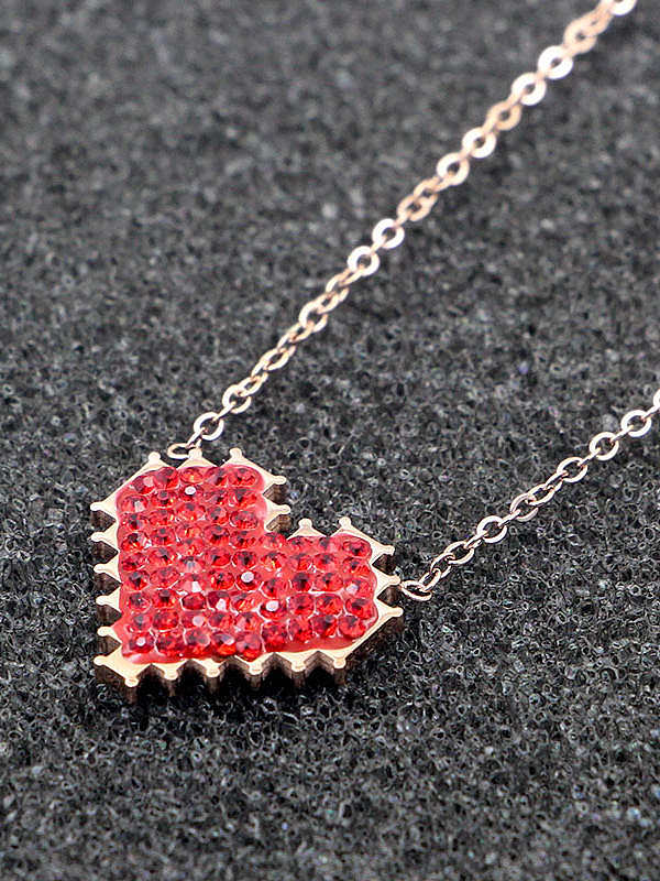 Collar minimalista de corazón de diamantes de imitación de titanio