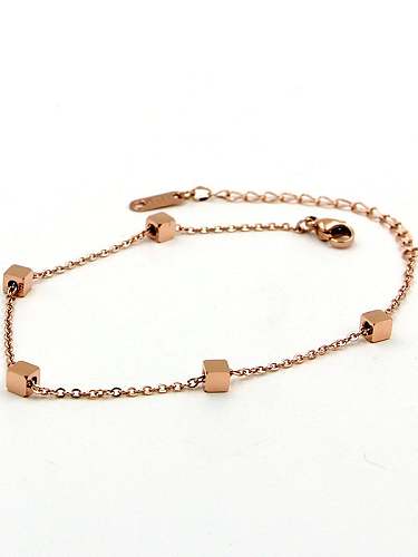 Tobillera delicada geométrica de titanio