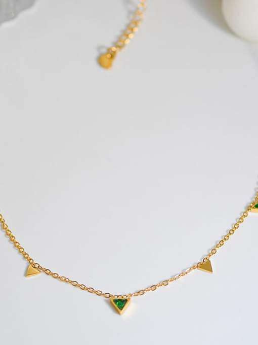 Minimalistische Halskette aus Edelstahl mit Zirkonia-Dreieck