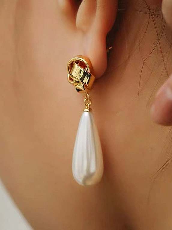 Boucles d'oreilles minimalistes en forme de goutte d'eau avec perle d'imitation en laiton
