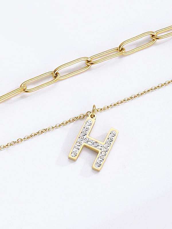 Collar minimalista de múltiples hilos con letras de diamantes de imitación de acero titanio