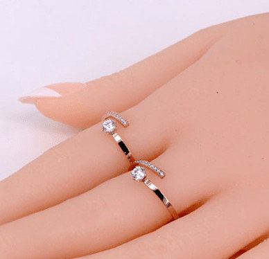 Anillo de banda minimalista irregular con diamantes de imitación de acero titanio