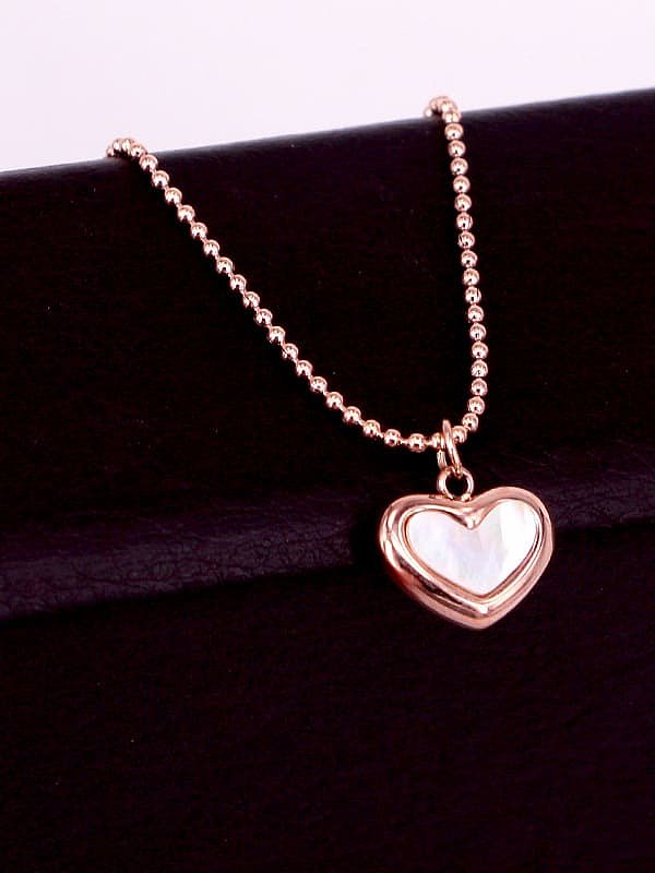 Collier minimaliste en forme de coeur en acier au titane