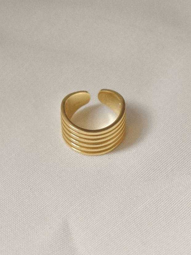 Geometrischer, minimalistischer, stapelbarer Ring aus Titan