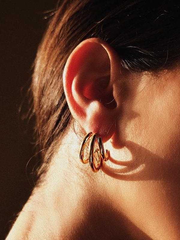 Boucle d'oreille ronde minimaliste en cuivre