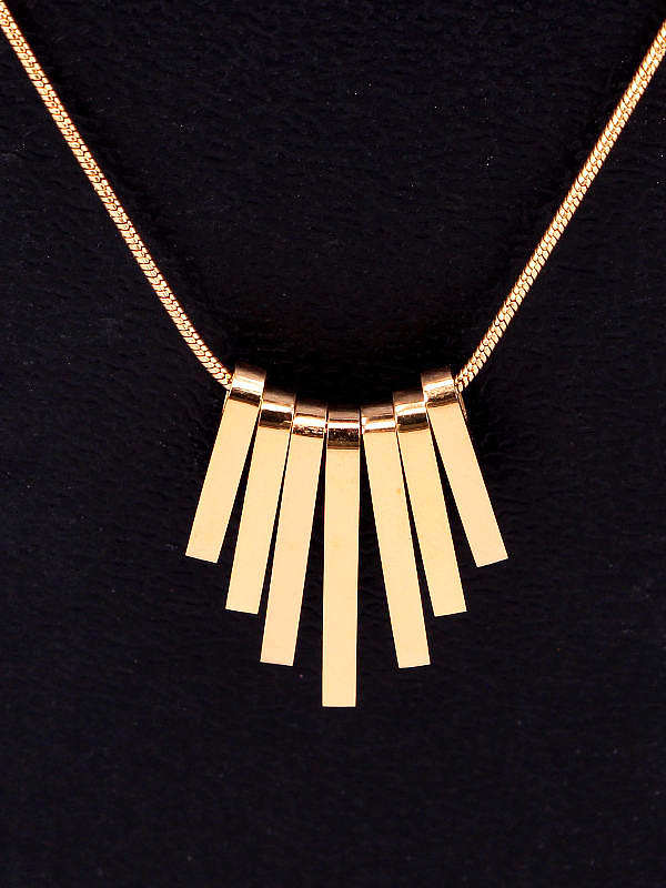 Minimalistische Halskette mit Quasten aus Titanstahl