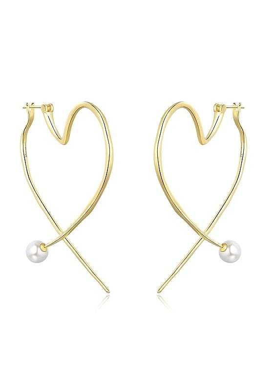 Boucle d'oreille de lustre minimaliste de coeur blanc de perle d'imitation de cuivre