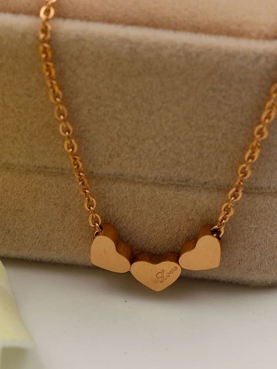 Minimalistische Anhänger-Halskette aus Titan mit glattem Herz