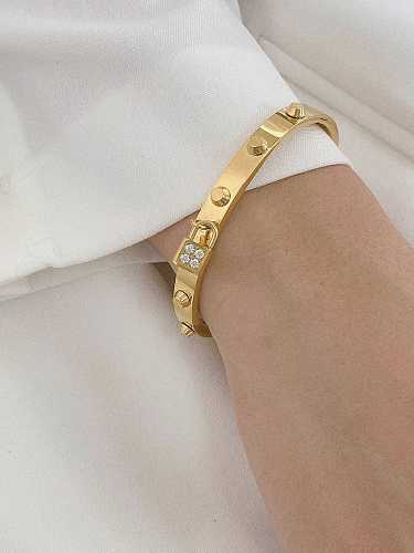 Geometrisches minimalistisches Armband aus Titan mit Strasssteinen