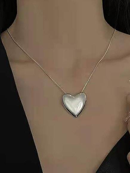 Collier pendentif coeur lisse minimaliste en acier titane