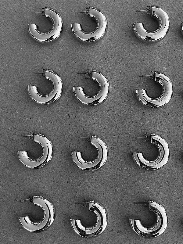 Boucles d'Oreilles Goujon Minimaliste Géométrique Lisse en Acier au Titane