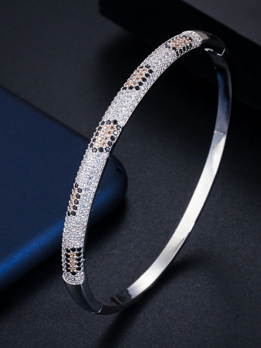 Bracelets ronds de luxe en cuivre avec zircon cubique