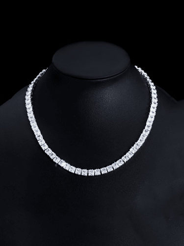 Geometrische Luxus-Halskette aus Messing mit Zirkonia