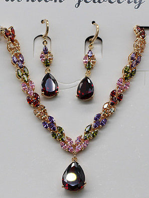 Conjunto de joias com duas peças de zircônia colorida nobre