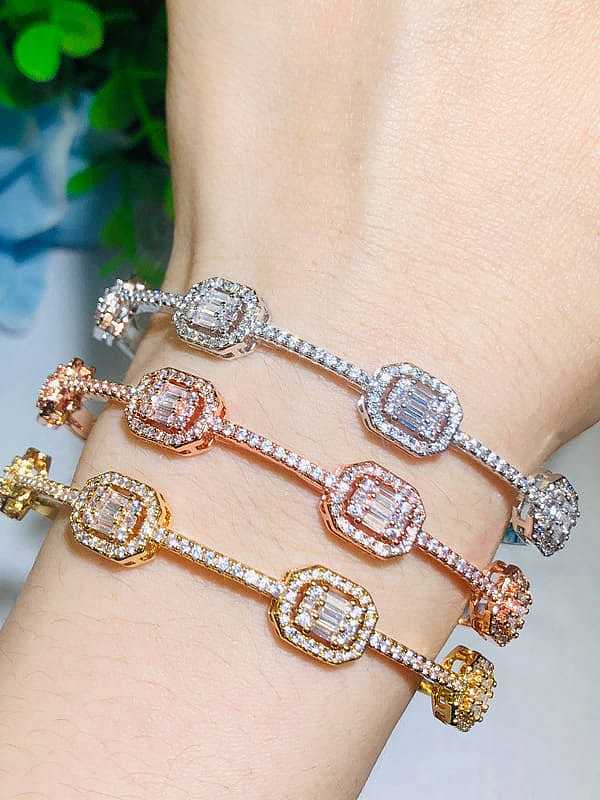 Conjunto de anéis e braceletes geométricos luxuosos de zircônia cúbica de cobre