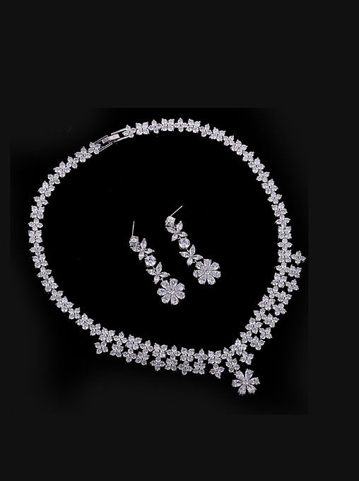 Conjunto de joias de duas peças em forma de flor de zircônia AAA