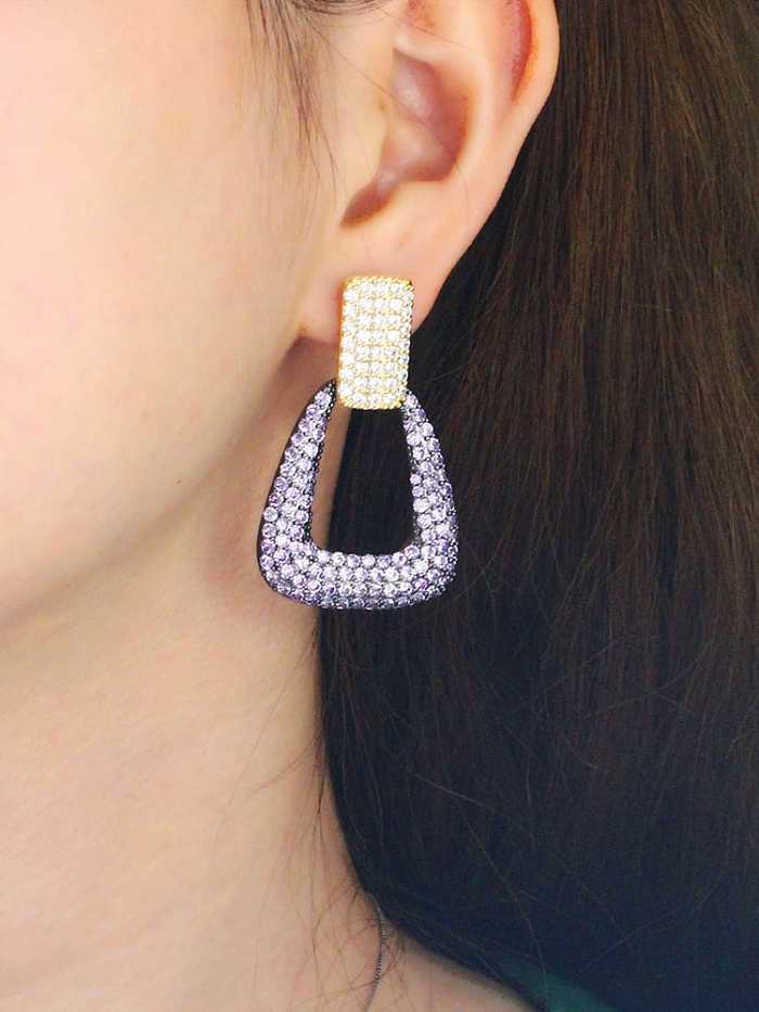 Boucles d'oreilles en grappe de luxe géométriques en laiton et zircon cubique