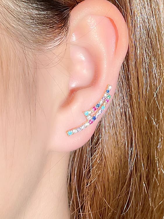 Boucles d'oreilles de luxe irrégulières en laiton et zircon cubique