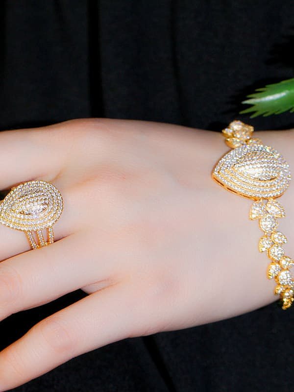 Conjunto de anel e pulseira de luxo com zircônia cúbica de cobre