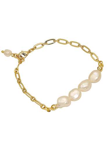 Brazalete con cuentas minimalistas irregulares de perlas de agua dulce de latón