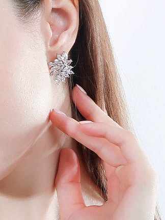 Ensemble de boucles d'oreilles et de collier de fleurs de luxe en laiton et zircon cubique