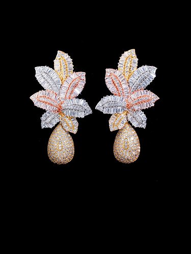 Kupfer mit vergoldeten Luxus-Blumen-Cluster-Ohrringen