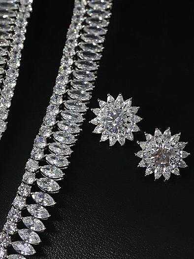 Lindo conjunto de joias de duas peças em forma de flor