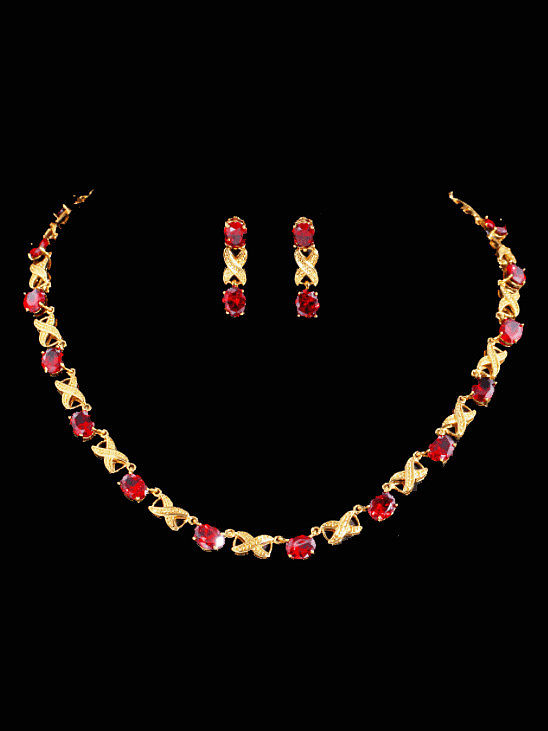 Conjunto de colar e brinco de cruz de luxo com zircônia cúbica de latão