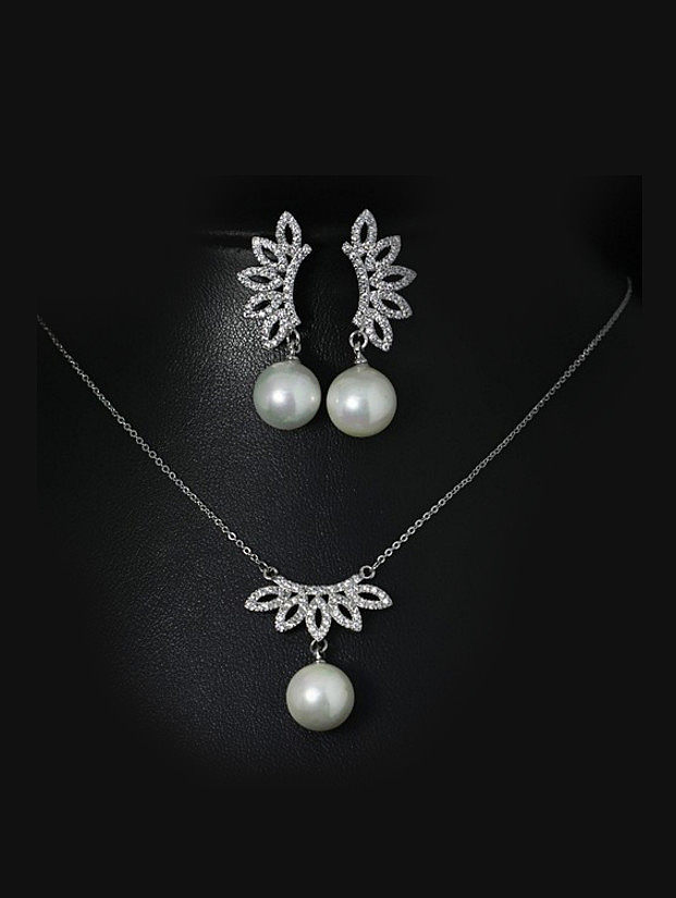 Conjunto de joyas de dos piezas con perlas de circón