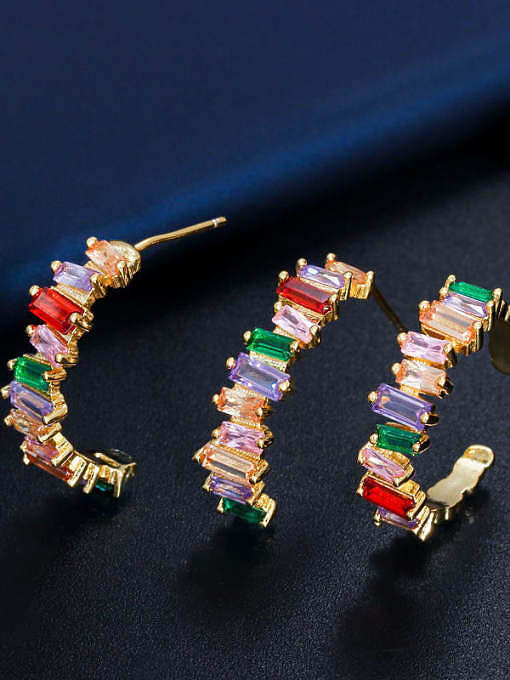 Conjunto de anéis e brincos irregulares luxuosos de zircônia cúbica de cobre