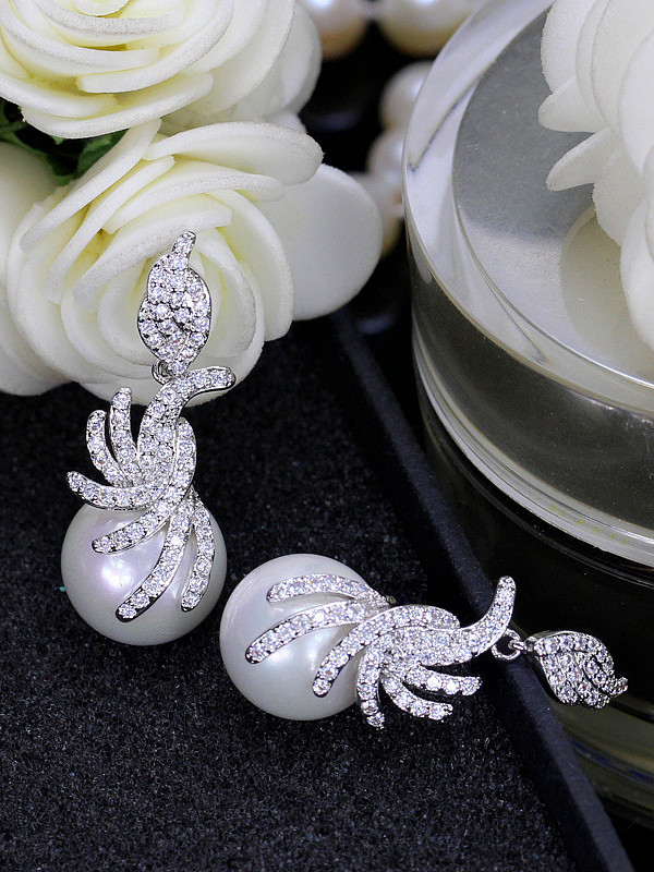 Pendientes colgantes de perlas de concha de moda de estilo occidental elegante
