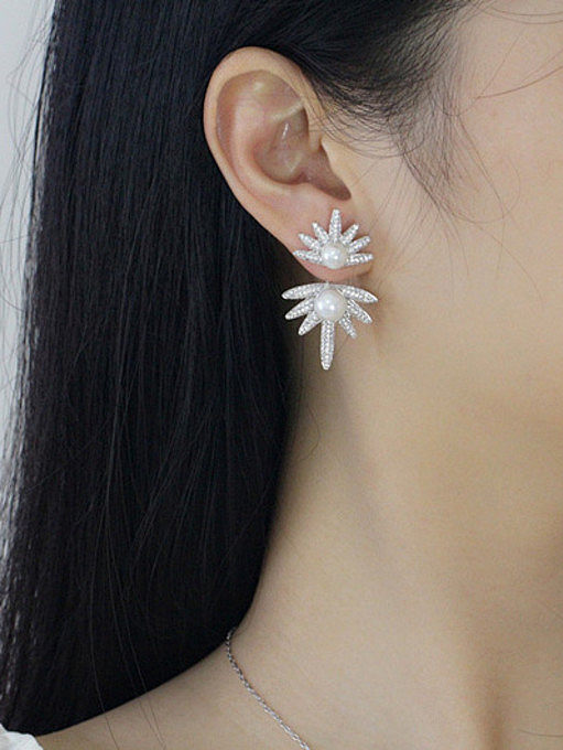 Separate Zircons Pearls Cluster earring