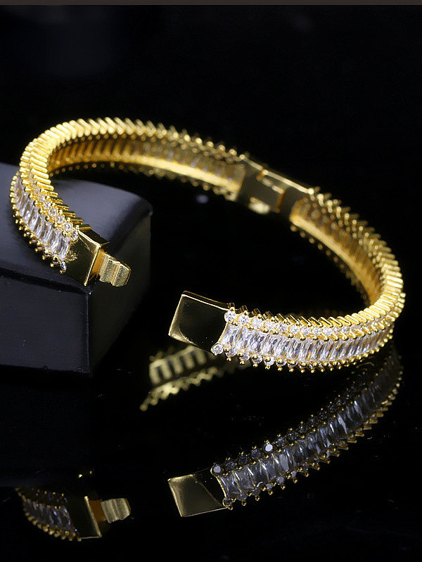Bracelet en cuivre plaqué or avec micro pavé de zircons