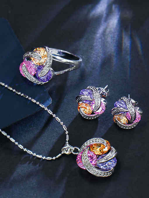 Conjunto de brinco e colar de flor de luxo com zircônia cúbica de latão
