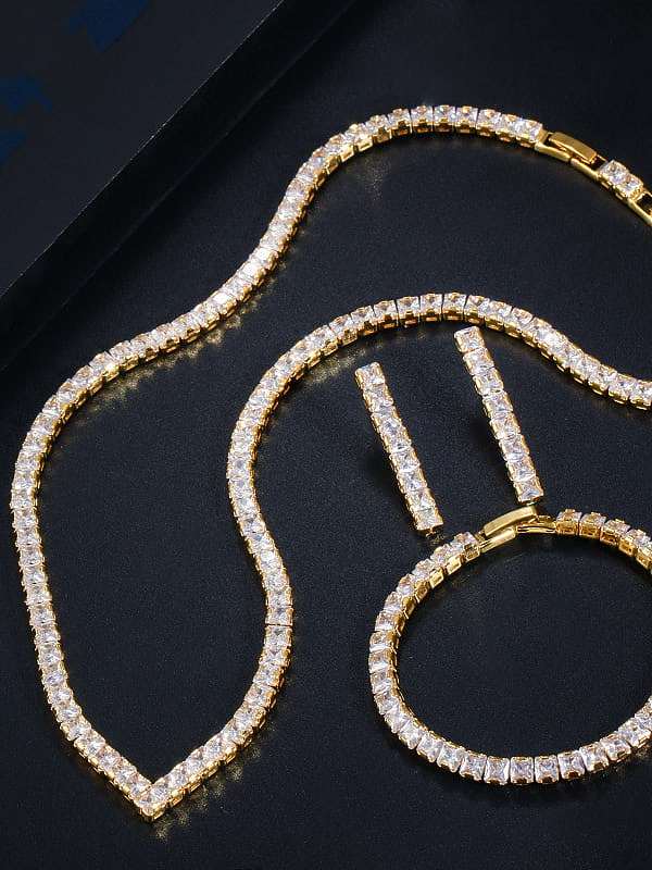 Ensemble bracelet et collier de boucles d'oreilles carrées en zircon cubique de luxe en cuivre