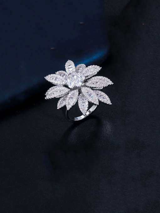 Kupfer mit Zirkonia Fashion Flower Statement Ringe in freier Größe