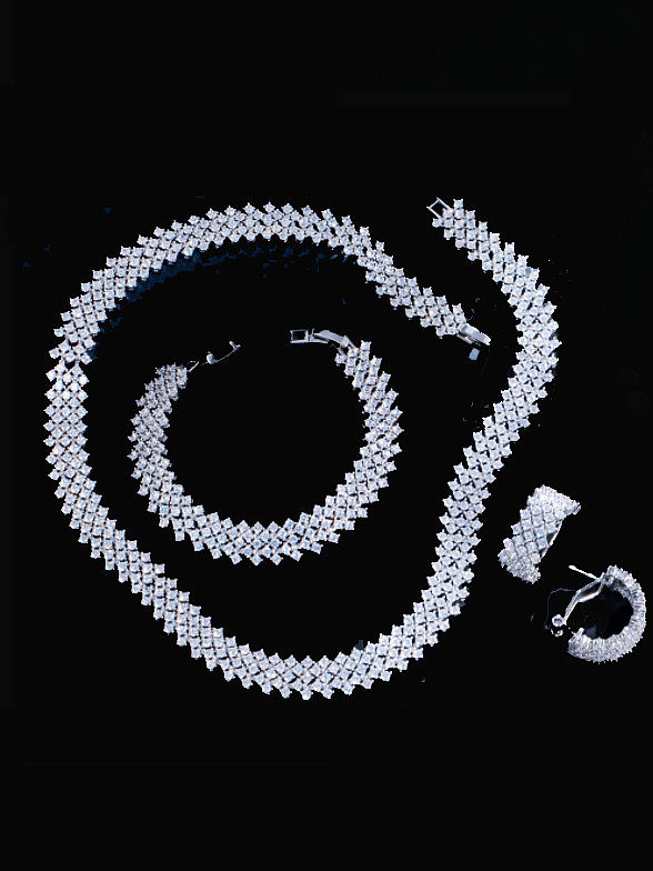 Messing Cubic Zirkonia Luxuriöser geometrischer Armreif und Halsketten-Set