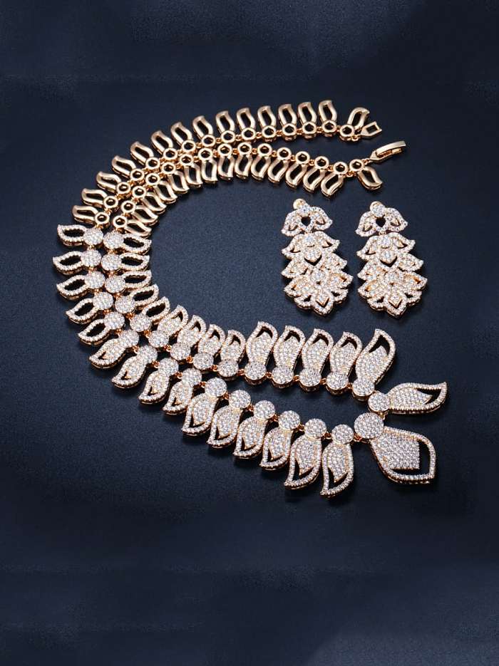 Conjunto de colar e brinco folha de luxo com zircônia cúbica de latão