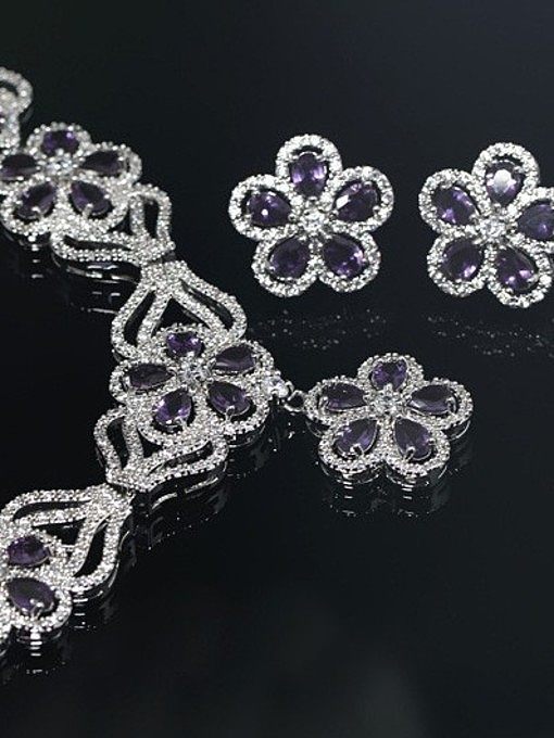 Conjunto de joyas de dos piezas de circón en forma de flor