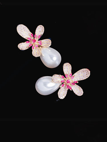 Zierlicher Cluster-Ohrring aus Messing mit Zirkonia-Blume