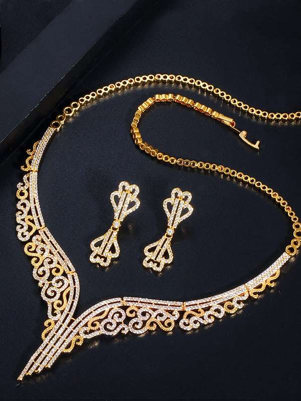 Boucles d'oreilles et collier de luxe en cuivre et zircon cubique