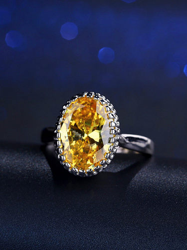 Grande bague de fiançailles simple en zircon de couleur ovale