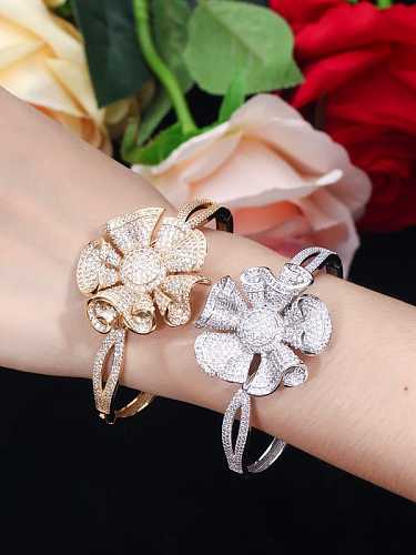 Bracelet de luxe en laiton avec zircon cubique et fleur