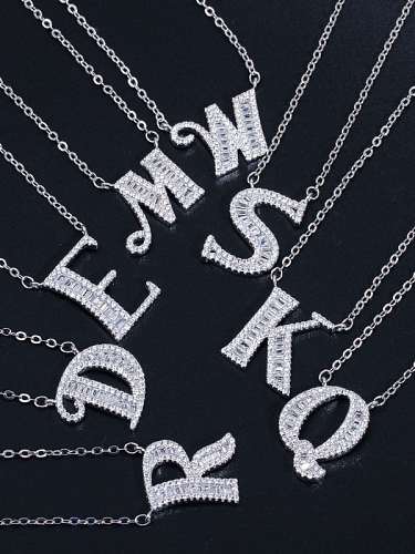 Halskette mit minimalistischem Buchstabenanhänger aus Kupfer mit Zirkonia-Nachricht