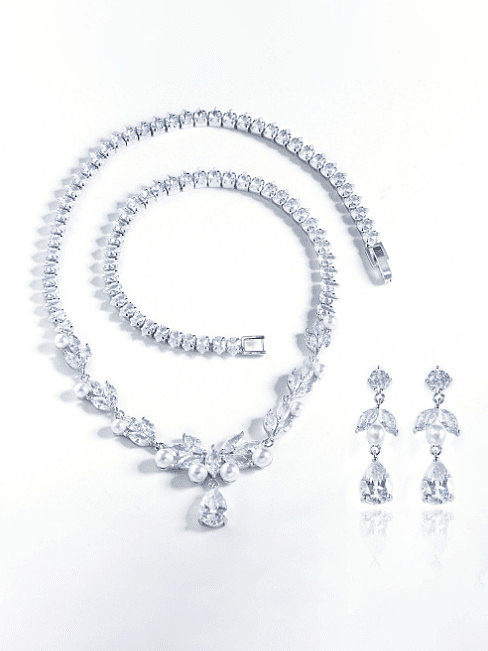 Boucles d'oreilles et collier de luxe en laiton et zircon cubique