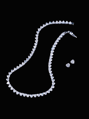 Messing Cubic Zirkonia Luxuriöses Herz-Ohrring- und Halsketten-Set