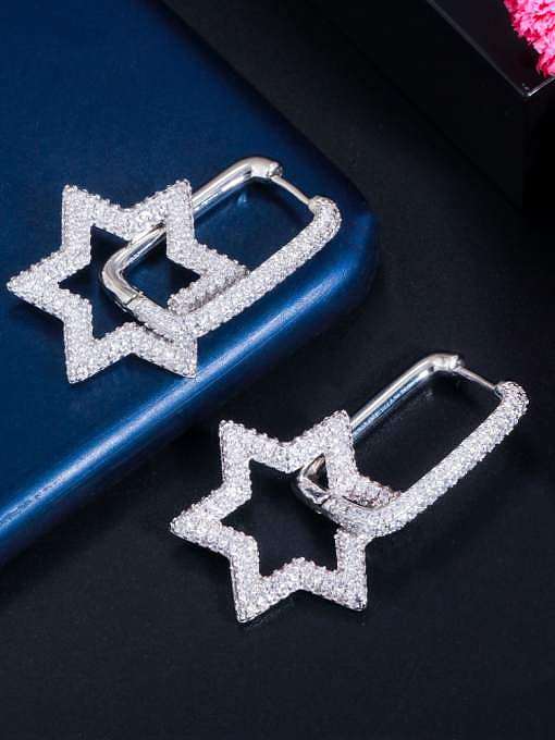 Boucles d'oreilles Huggie de luxe géométriques en laiton et zircon cubique
